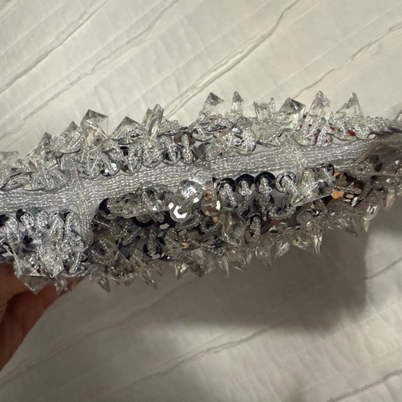 NWOT Silver Sequined Clear Jeweled Clutch Bag PLUS Storage Box - Picture 10 of 11